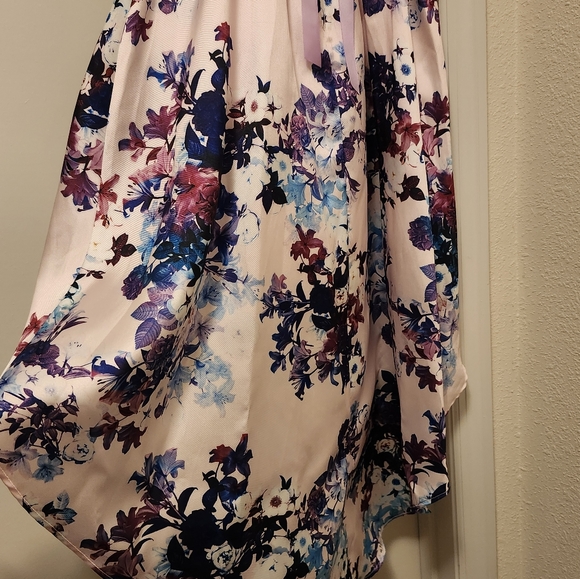 Emily Rose Lilac Floral Dress - Picture 2 of 9